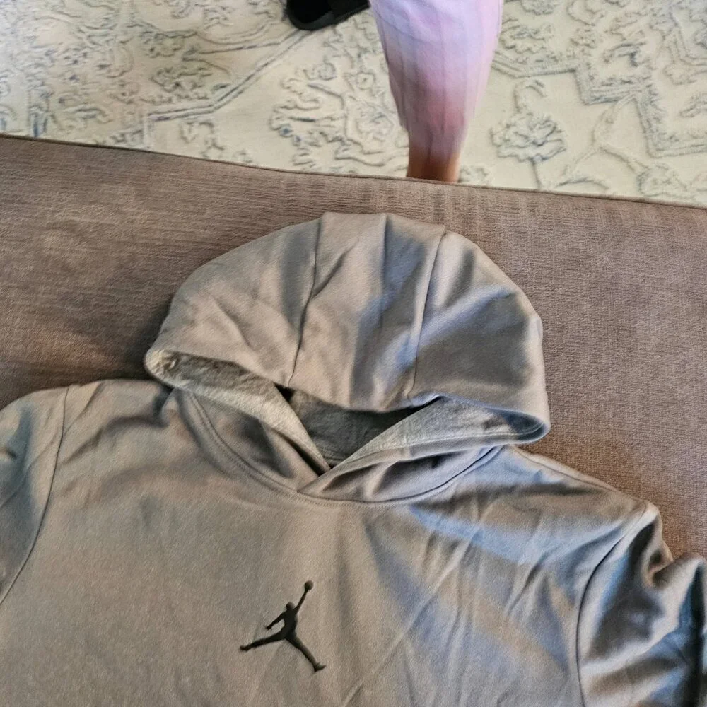 NWT Nike Air Jordan Boys Carbon Heather Core Performance Therma' Hoodie Size M